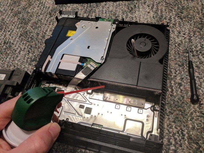 Where Do You Spray Compressed Air On Ps4?